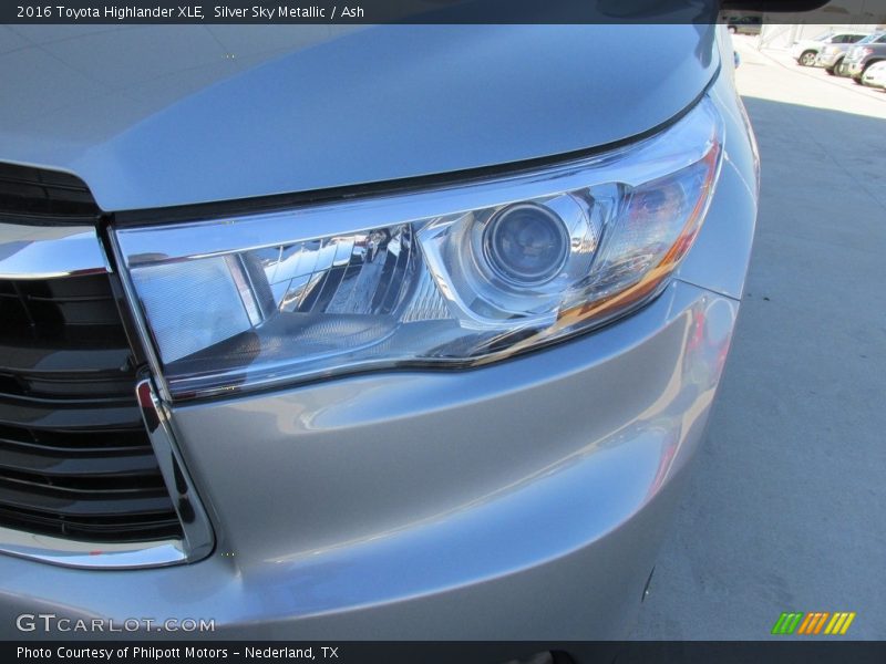 Silver Sky Metallic / Ash 2016 Toyota Highlander XLE