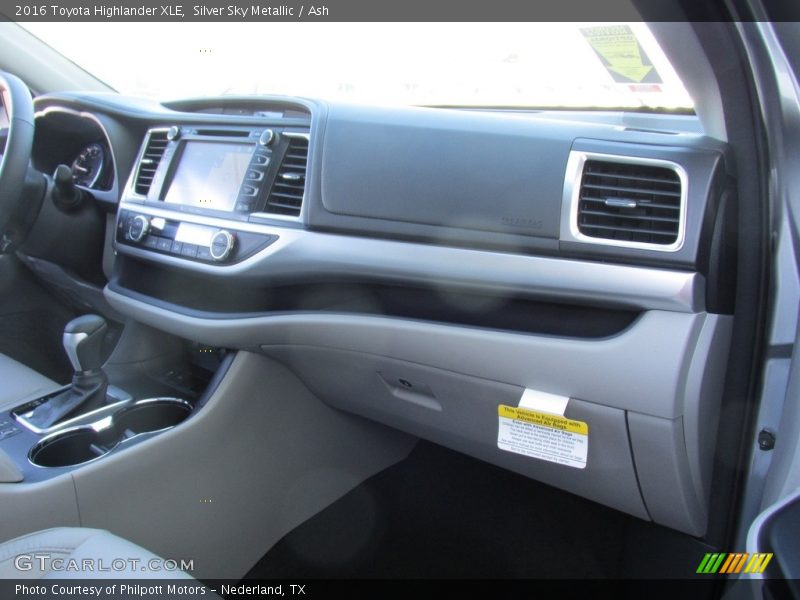 Silver Sky Metallic / Ash 2016 Toyota Highlander XLE