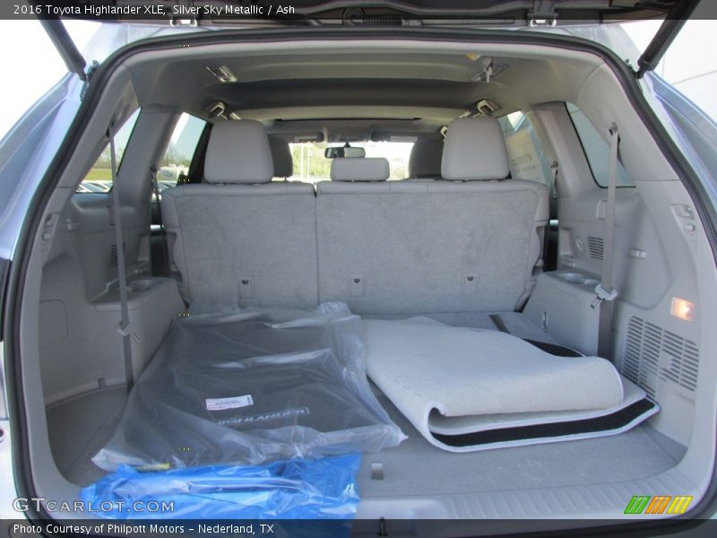 Silver Sky Metallic / Ash 2016 Toyota Highlander XLE