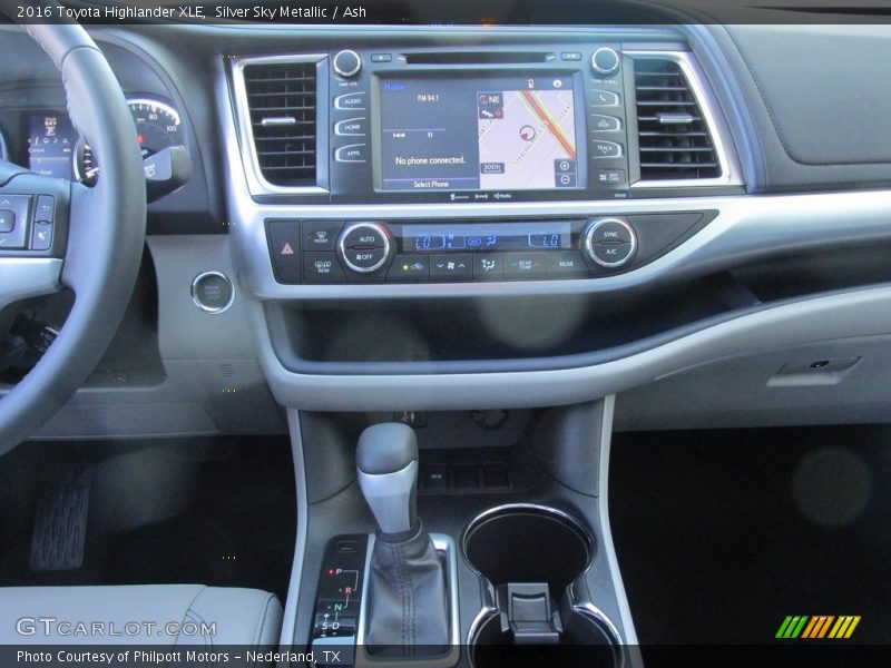 Silver Sky Metallic / Ash 2016 Toyota Highlander XLE