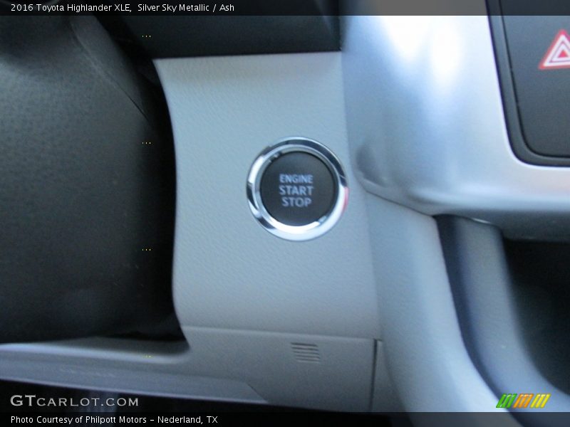 Silver Sky Metallic / Ash 2016 Toyota Highlander XLE