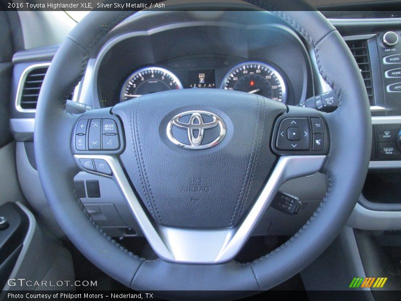 Silver Sky Metallic / Ash 2016 Toyota Highlander XLE