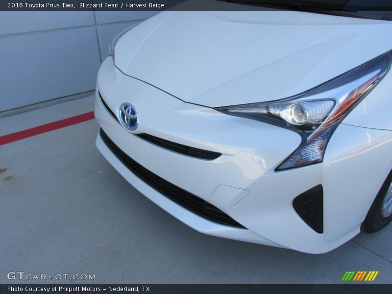 Blizzard Pearl / Harvest Beige 2016 Toyota Prius Two