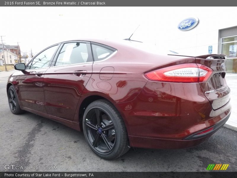Bronze Fire Metallic / Charcoal Black 2016 Ford Fusion SE