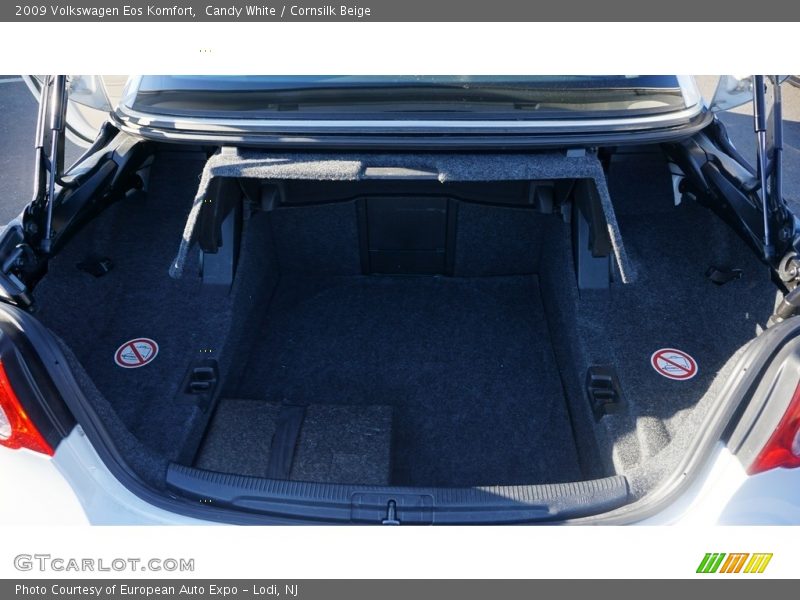 Candy White / Cornsilk Beige 2009 Volkswagen Eos Komfort