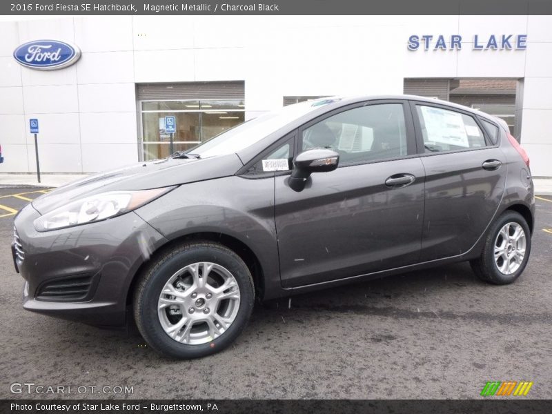 Magnetic Metallic / Charcoal Black 2016 Ford Fiesta SE Hatchback