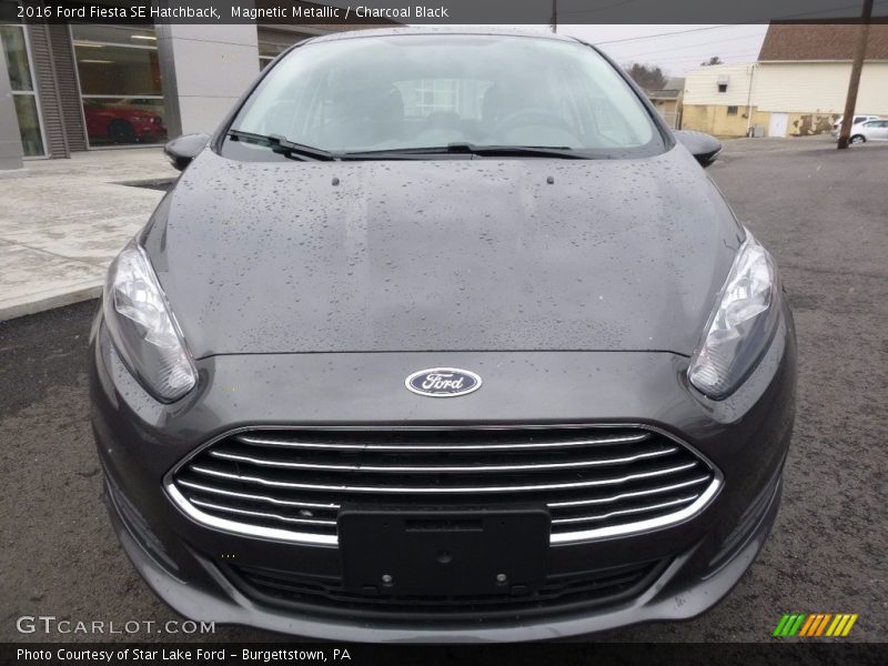 Magnetic Metallic / Charcoal Black 2016 Ford Fiesta SE Hatchback