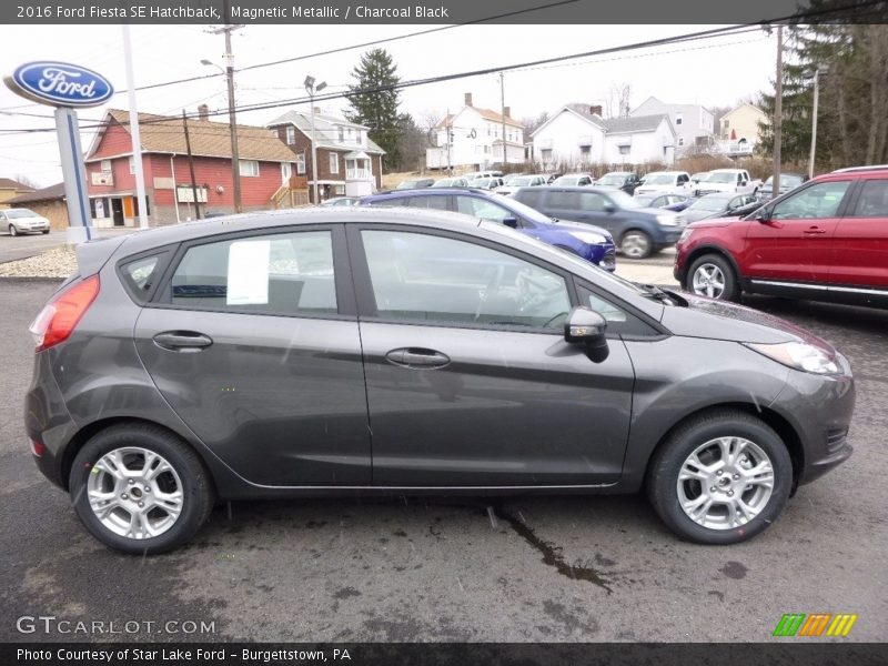 Magnetic Metallic / Charcoal Black 2016 Ford Fiesta SE Hatchback