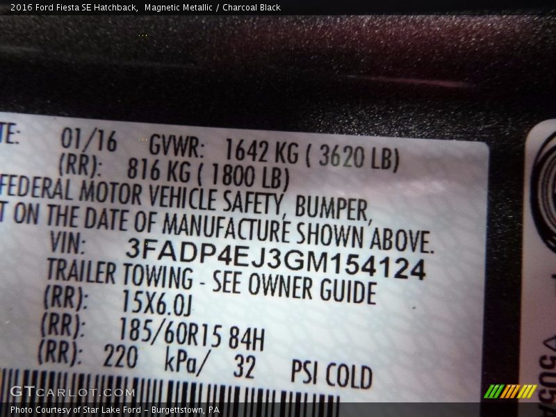 Magnetic Metallic / Charcoal Black 2016 Ford Fiesta SE Hatchback