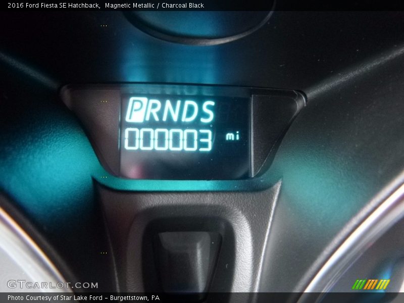 Magnetic Metallic / Charcoal Black 2016 Ford Fiesta SE Hatchback