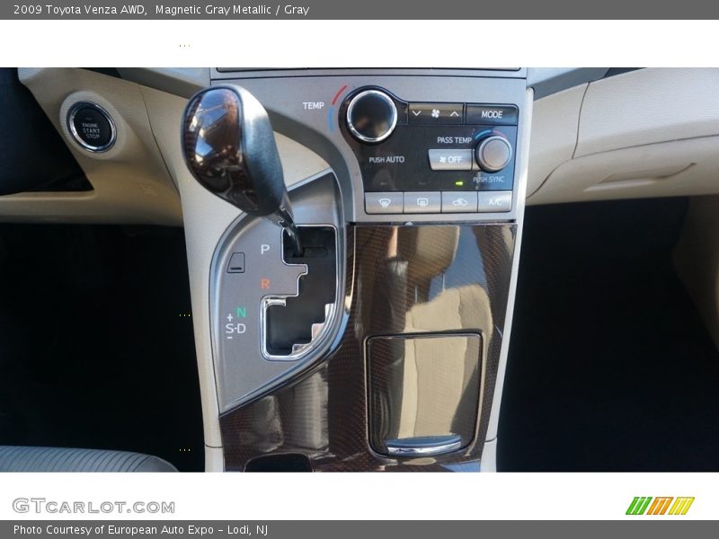 Magnetic Gray Metallic / Gray 2009 Toyota Venza AWD