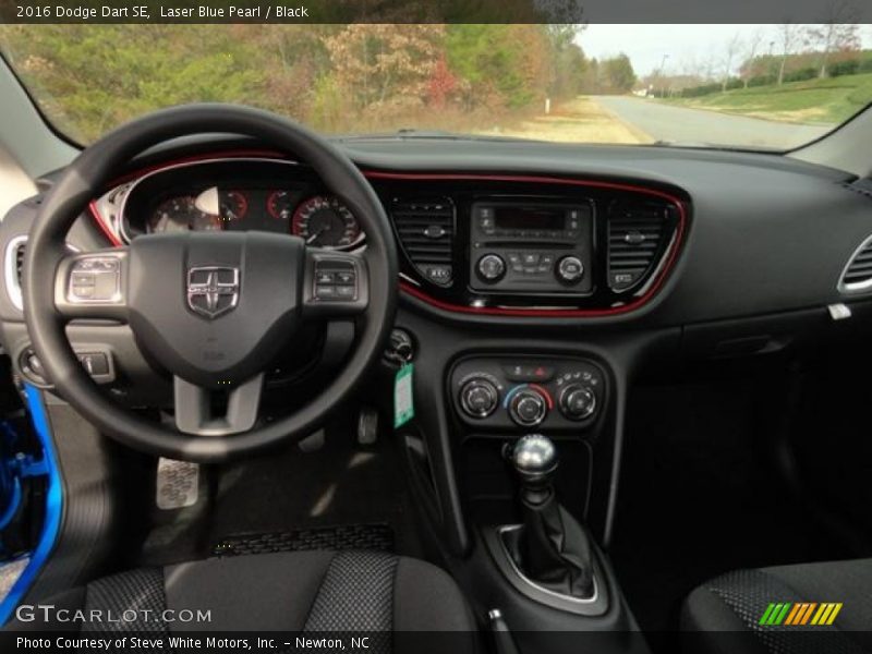 Laser Blue Pearl / Black 2016 Dodge Dart SE