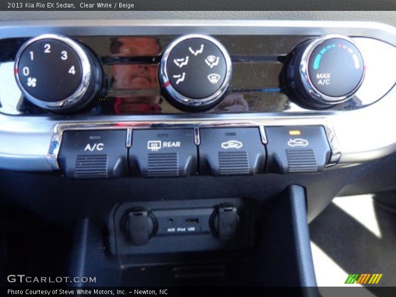 Clear White / Beige 2013 Kia Rio EX Sedan