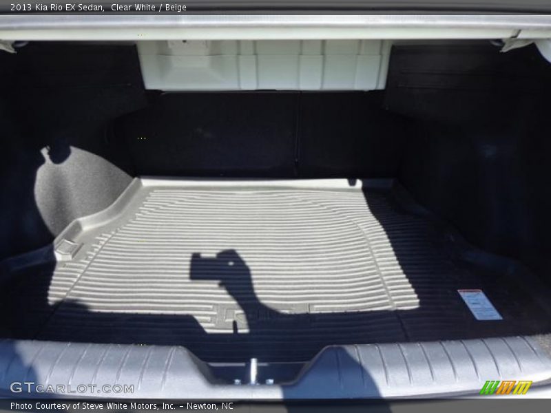 Clear White / Beige 2013 Kia Rio EX Sedan