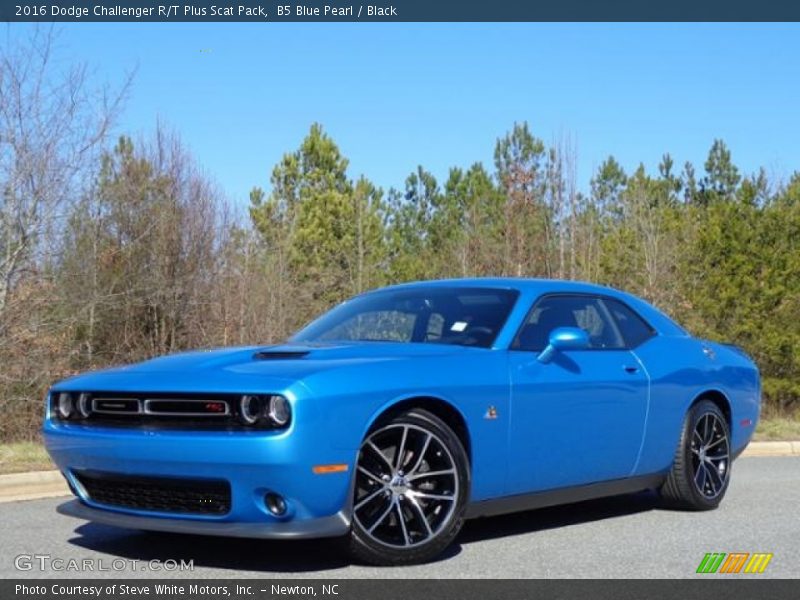 Front 3/4 View of 2016 Challenger R/T Plus Scat Pack