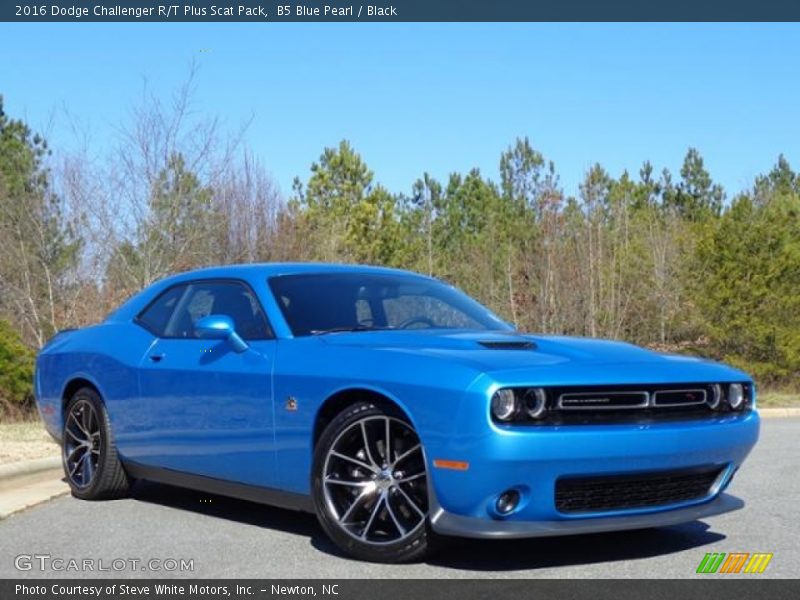Front 3/4 View of 2016 Challenger R/T Plus Scat Pack
