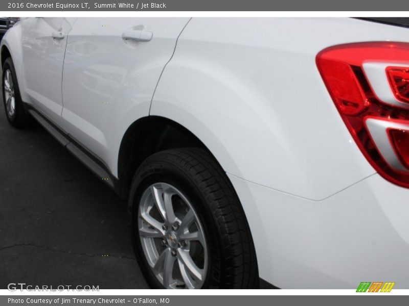 Summit White / Jet Black 2016 Chevrolet Equinox LT