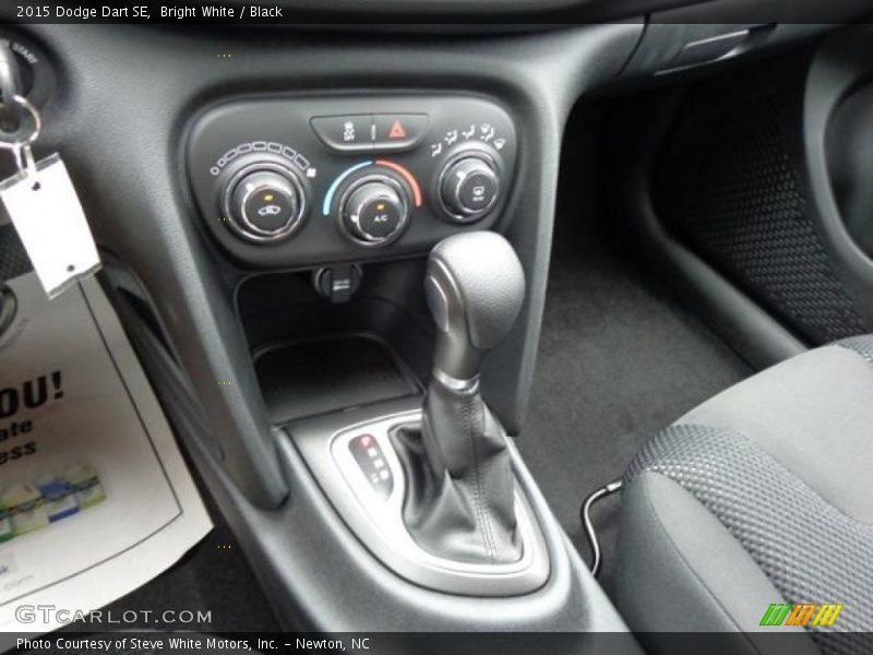 Bright White / Black 2015 Dodge Dart SE