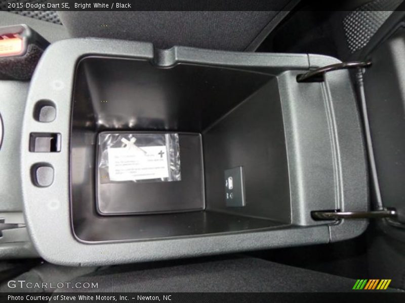 Bright White / Black 2015 Dodge Dart SE