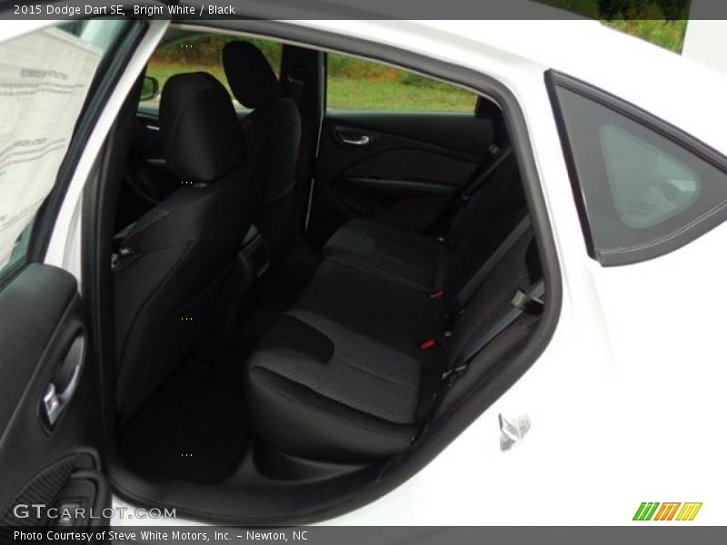 Bright White / Black 2015 Dodge Dart SE