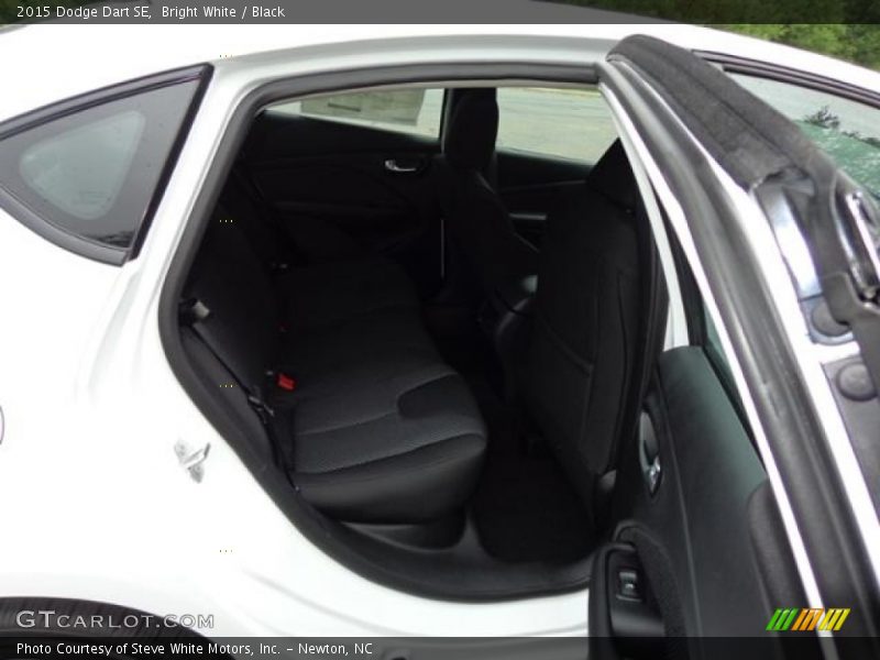 Bright White / Black 2015 Dodge Dart SE