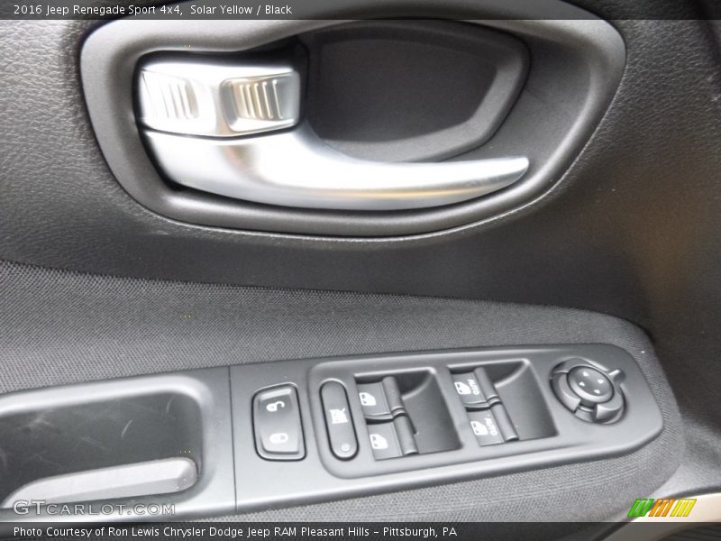 Solar Yellow / Black 2016 Jeep Renegade Sport 4x4
