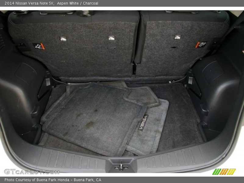 Aspen White / Charcoal 2014 Nissan Versa Note SV