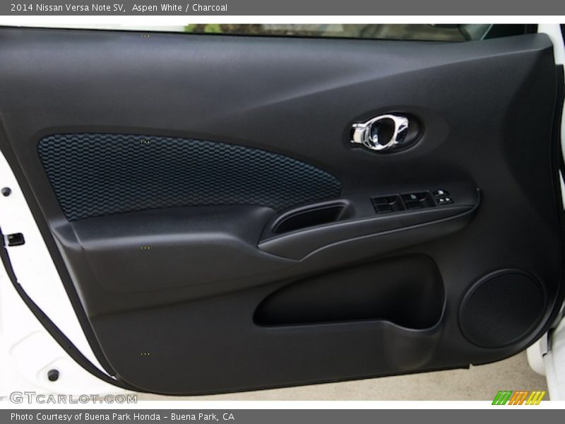 Aspen White / Charcoal 2014 Nissan Versa Note SV