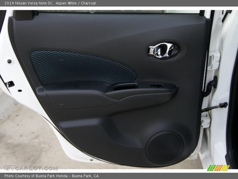 Aspen White / Charcoal 2014 Nissan Versa Note SV