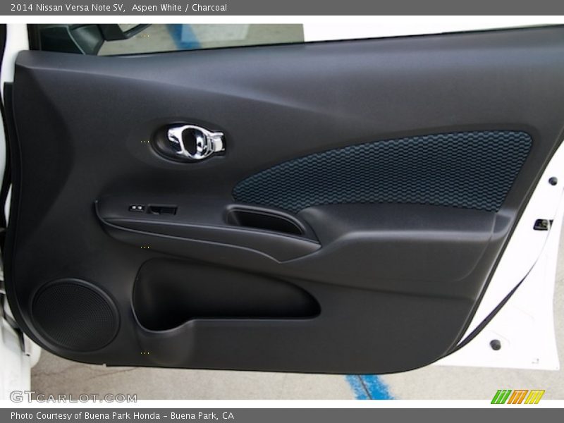Aspen White / Charcoal 2014 Nissan Versa Note SV