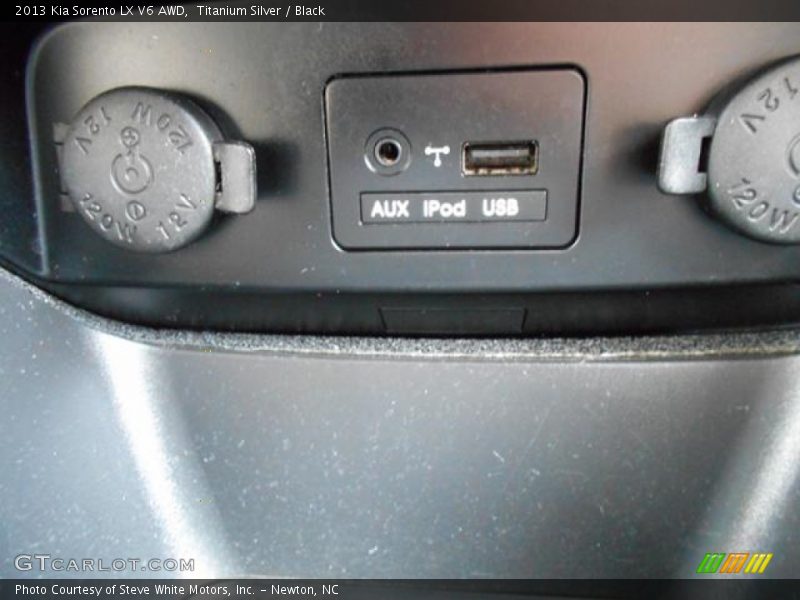 Titanium Silver / Black 2013 Kia Sorento LX V6 AWD