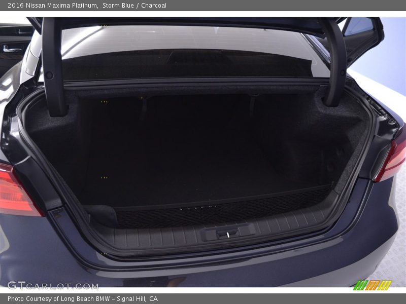  2016 Maxima Platinum Trunk