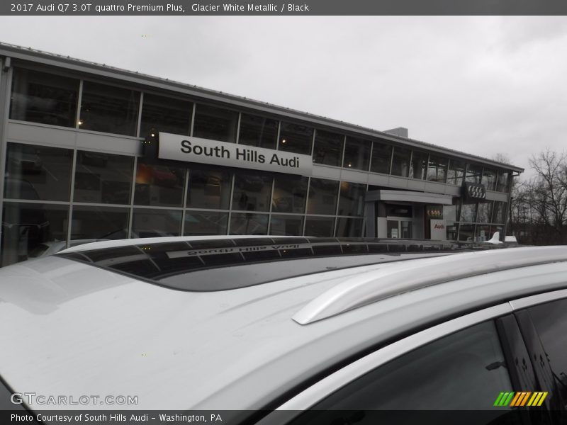Glacier White Metallic / Black 2017 Audi Q7 3.0T quattro Premium Plus