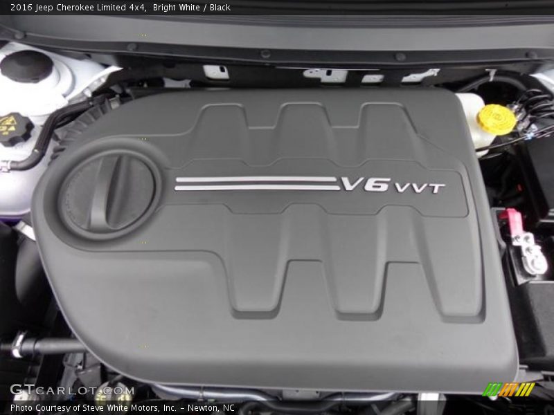 Bright White / Black 2016 Jeep Cherokee Limited 4x4