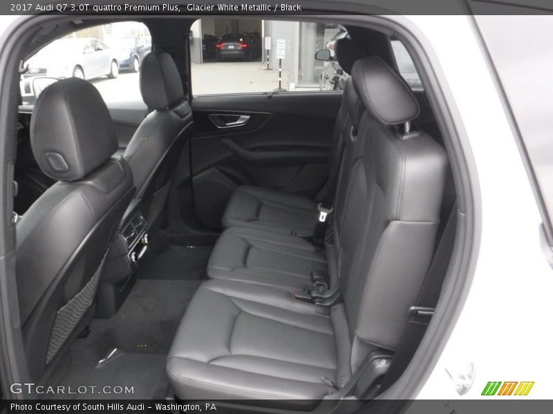 Rear Seat of 2017 Q7 3.0T quattro Premium Plus