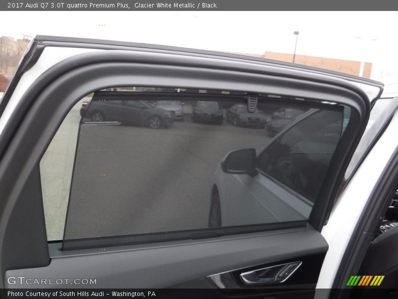Glacier White Metallic / Black 2017 Audi Q7 3.0T quattro Premium Plus