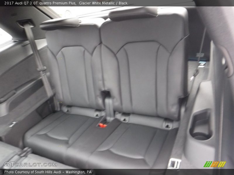 Rear Seat of 2017 Q7 3.0T quattro Premium Plus