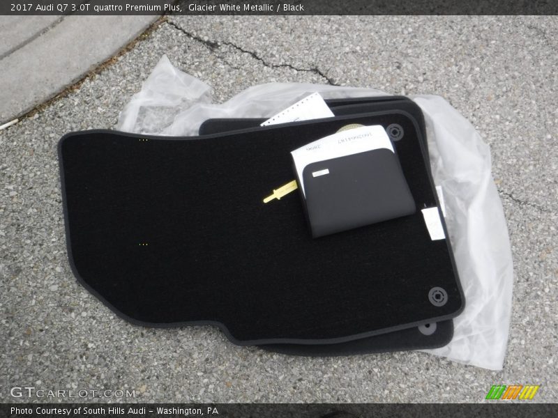 Glacier White Metallic / Black 2017 Audi Q7 3.0T quattro Premium Plus