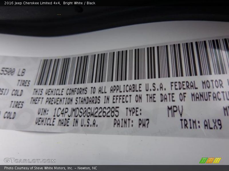 Bright White / Black 2016 Jeep Cherokee Limited 4x4