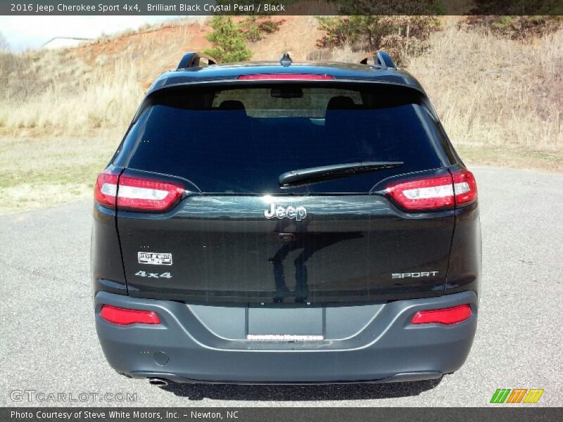 Brilliant Black Crystal Pearl / Black 2016 Jeep Cherokee Sport 4x4