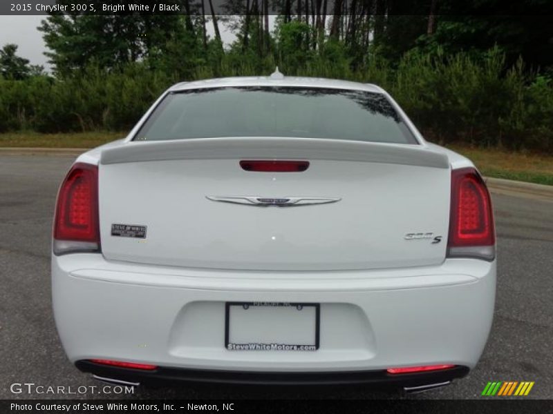 Bright White / Black 2015 Chrysler 300 S
