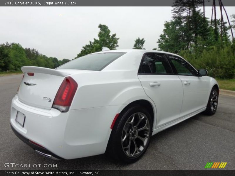 Bright White / Black 2015 Chrysler 300 S