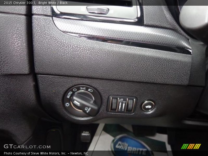 Controls of 2015 300 S