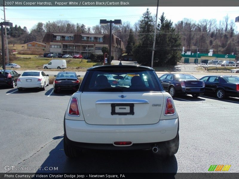Pepper White / Carbon Black/Carbon Black 2007 Mini Cooper Hardtop
