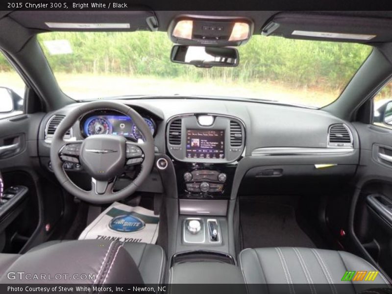 Bright White / Black 2015 Chrysler 300 S
