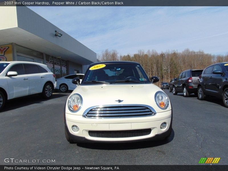 Pepper White / Carbon Black/Carbon Black 2007 Mini Cooper Hardtop