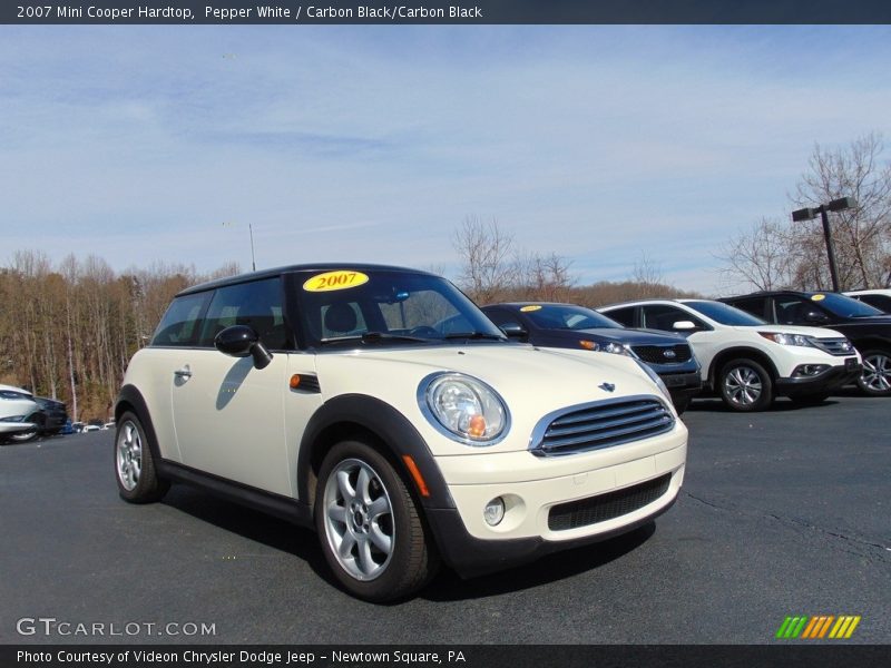 Pepper White / Carbon Black/Carbon Black 2007 Mini Cooper Hardtop