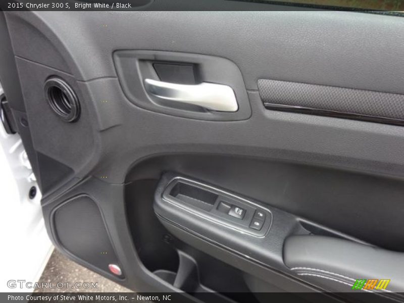 Bright White / Black 2015 Chrysler 300 S