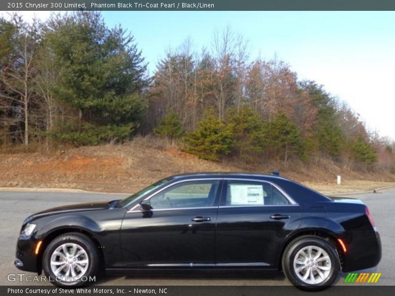 Phantom Black Tri-Coat Pearl / Black/Linen 2015 Chrysler 300 Limited