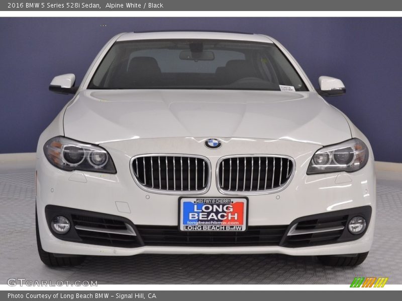 Alpine White / Black 2016 BMW 5 Series 528i Sedan